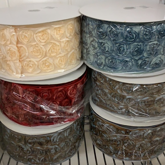 Wired ribbon 4” x 30 feet - Picture 2 of 2